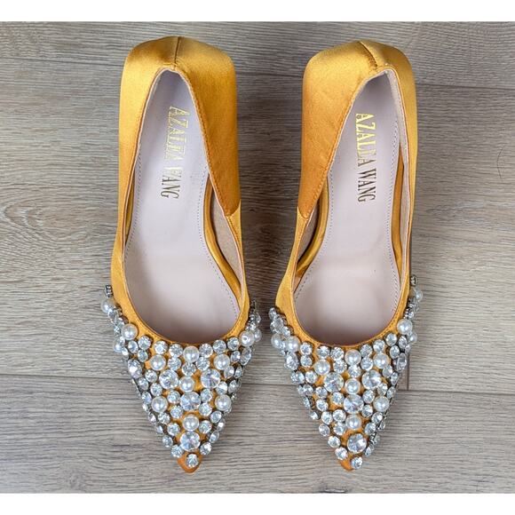 Azalea Wang Amelia Heels Pumps 6 Gold Satin Rhinestone Pearl Embellished 4" NEW - Picture 3 of 12